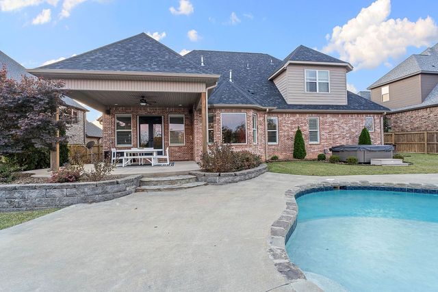 504 NE Green Creek Road, Bentonville, AR 72712