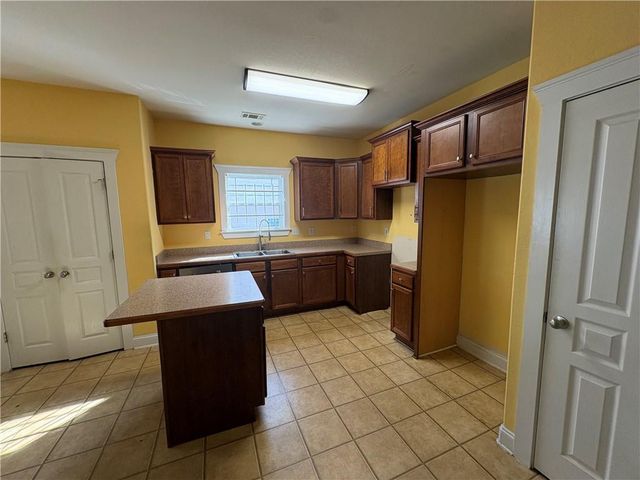 404 Park Place, Fairburn, GA 30213