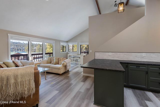 176 Swan Shores Dr, Sagle, ID 83860