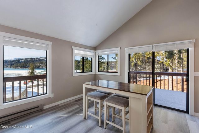 176 Swan Shores Dr, Sagle, ID 83860