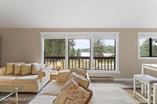 176 Swan Shores Dr, Sagle, ID 83860