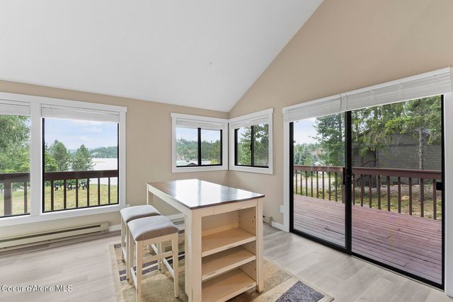 176 Swan Shores Dr, Sagle, ID 83860