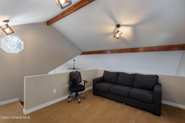 176 Swan Shores Dr, Sagle, ID 83860