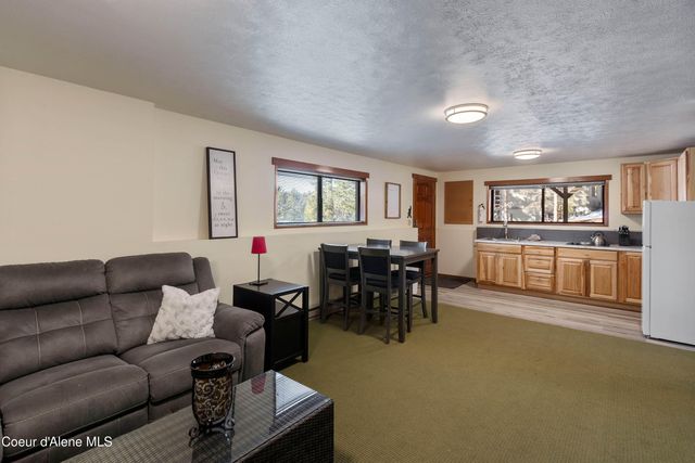 176 Swan Shores Dr, Sagle, ID 83860