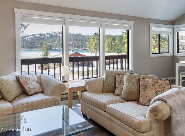 176 Swan Shores Dr, Sagle, ID 83860