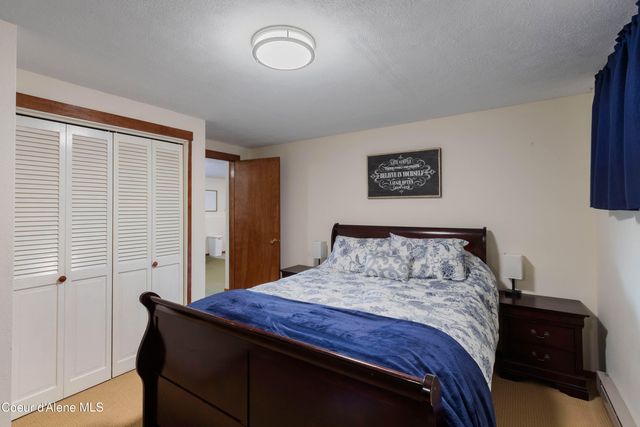 176 Swan Shores Dr, Sagle, ID 83860