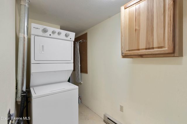 176 Swan Shores Dr, Sagle, ID 83860