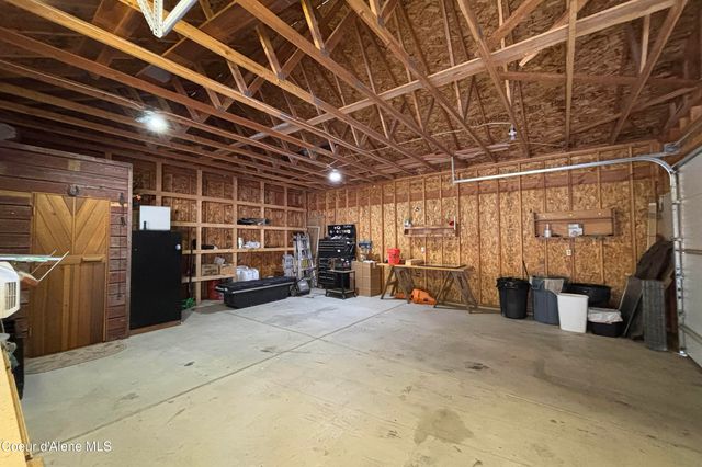 176 Swan Shores Dr, Sagle, ID 83860