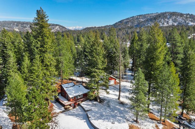 176 Swan Shores Dr, Sagle, ID 83860