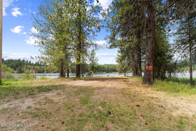 176 Swan Shores Dr, Sagle, ID 83860