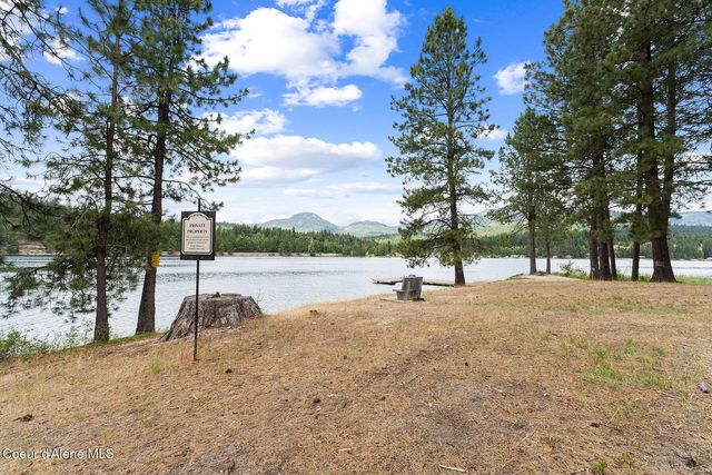 176 Swan Shores Dr, Sagle, ID 83860