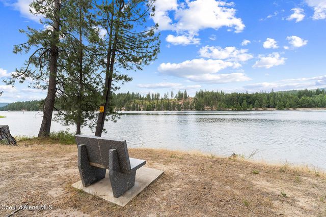 176 Swan Shores Dr, Sagle, ID 83860