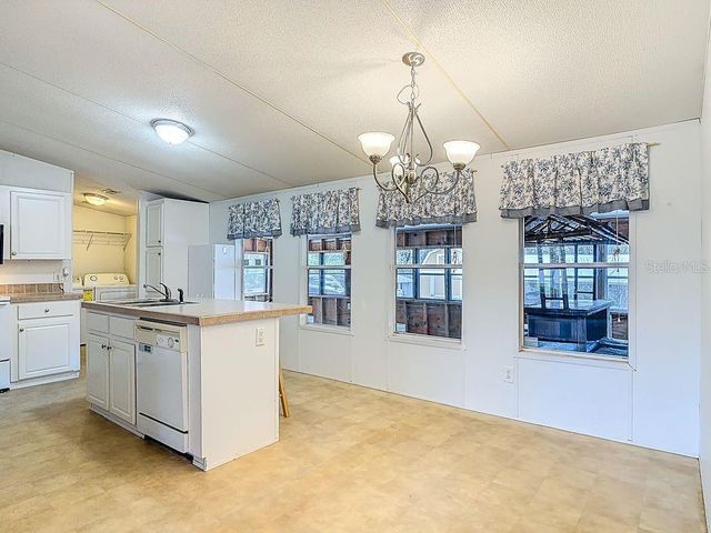 42316 POND VIEW LANE, Deland, FL 32720