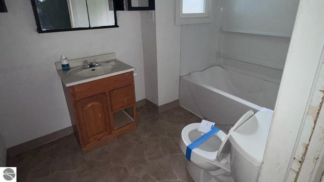 125 N Chippewa, Shepherd, MI 48883