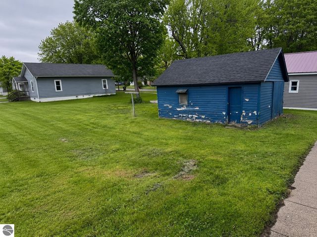 125 N Chippewa, Shepherd, MI 48883