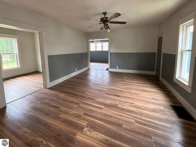 125 N Chippewa, Shepherd, MI 48883