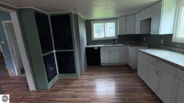 125 N Chippewa, Shepherd, MI 48883