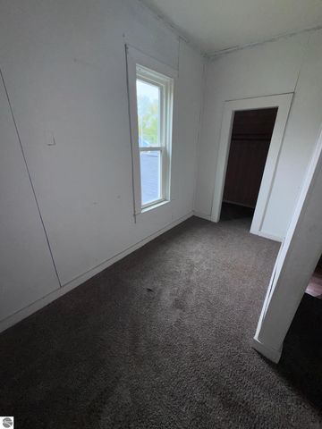 125 N Chippewa, Shepherd, MI 48883