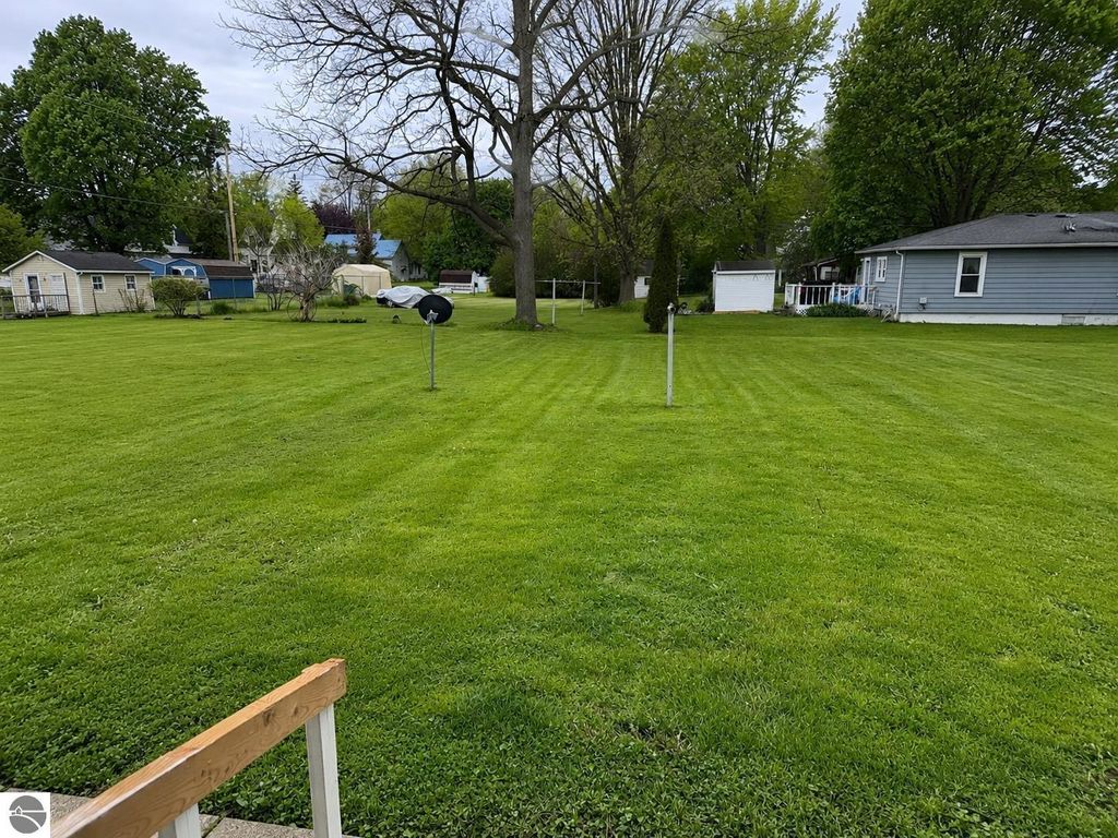 Image 13 of property listing at 125 N Chippewa, Shepherd, MI 48883