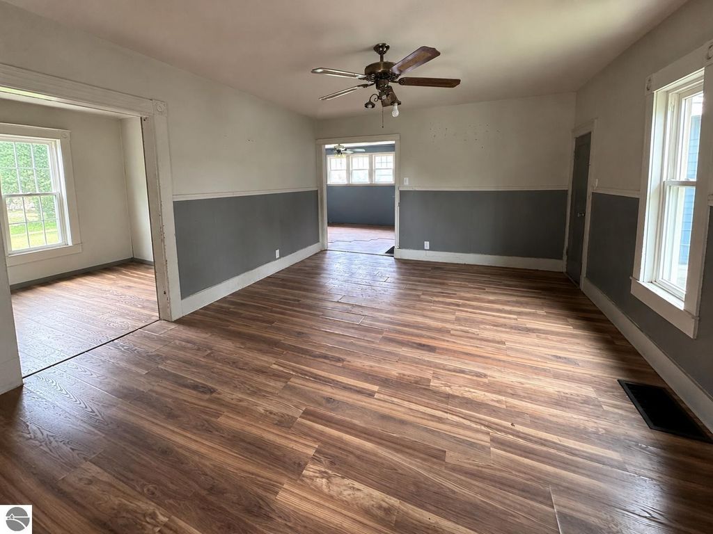 Image 2 of property listing at 125 N Chippewa, Shepherd, MI 48883