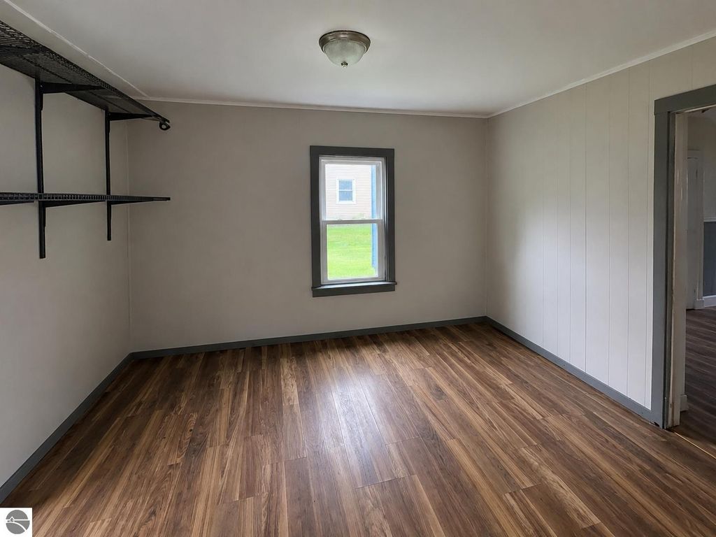 Image 5 of property listing at 125 N Chippewa, Shepherd, MI 48883