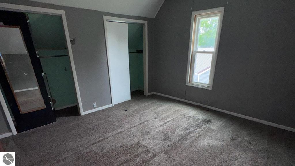 Image 6 of property listing at 125 N Chippewa, Shepherd, MI 48883