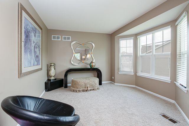385 POST OAK Circle, West Chicago, IL 60185