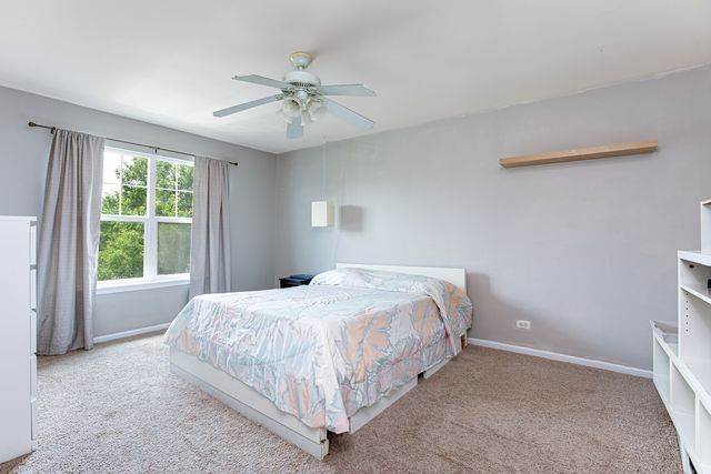 385 POST OAK Circle, West Chicago, IL 60185