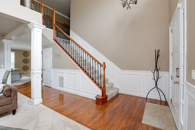 385 POST OAK Circle, West Chicago, IL 60185
