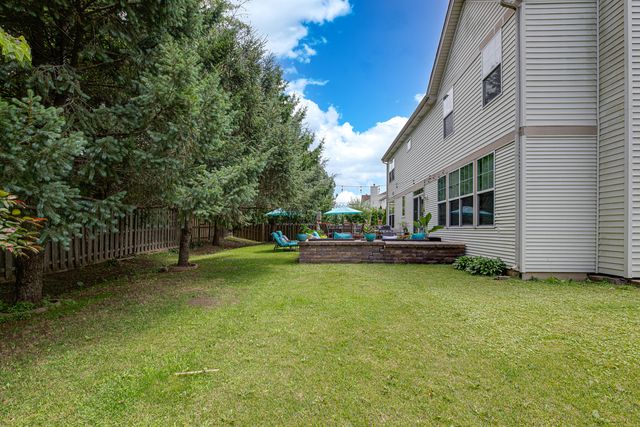 385 POST OAK Circle, West Chicago, IL 60185