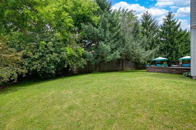 385 POST OAK Circle, West Chicago, IL 60185