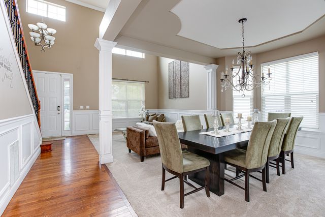 385 POST OAK Circle, West Chicago, IL 60185