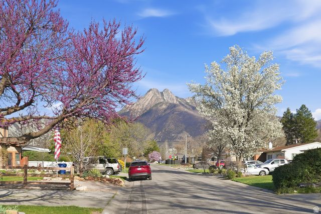 1691 E FIELDCREST LN, Holladay, UT 84117