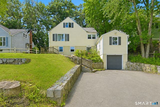 13 Terre Haute Road, Danbury, CT 06810