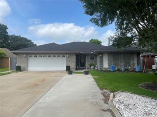 2507 18th Street N, Texas City, TX 77590