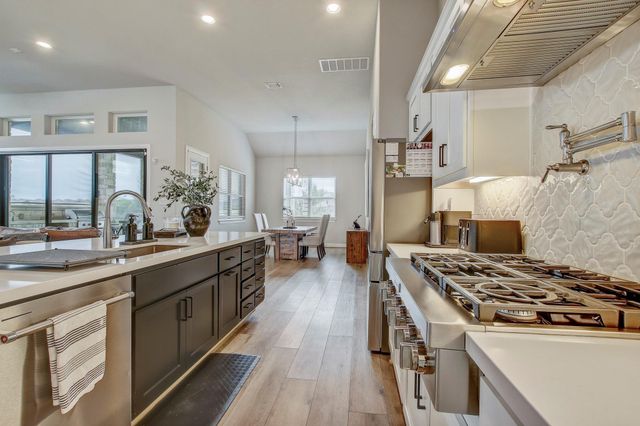 210 Fairdale CV, Austin, TX 78738