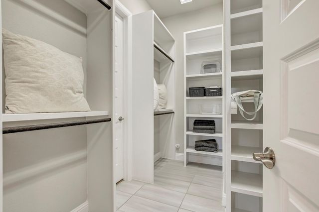 210 Fairdale CV, Austin, TX 78738