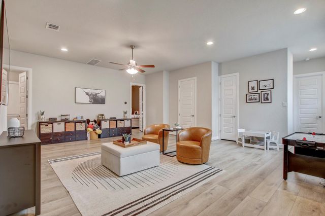 210 Fairdale CV, Austin, TX 78738