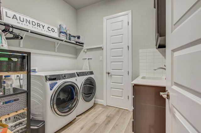 210 Fairdale CV, Austin, TX 78738