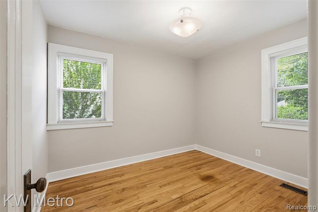 634 E Lewiston Avenue, Ferndale, MI 48220