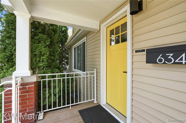 634 E Lewiston Avenue, Ferndale, MI 48220