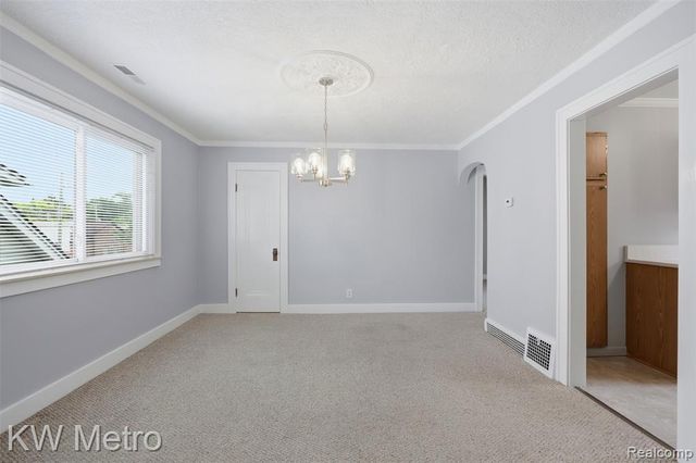 634 E Lewiston Avenue, Ferndale, MI 48220