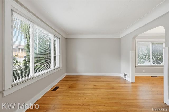 634 E Lewiston Avenue, Ferndale, MI 48220