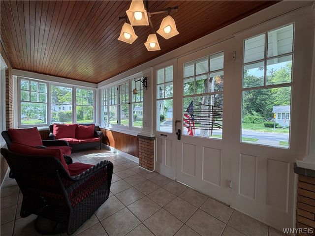 26 Pleasant Avenue, Hamburg, NY 14075