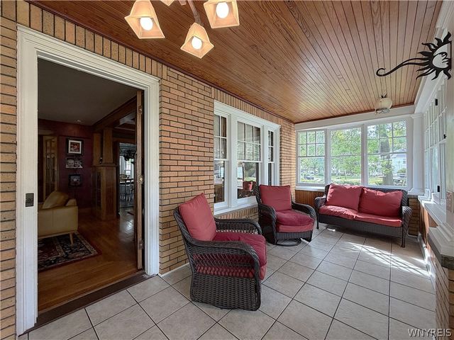 26 Pleasant Avenue, Hamburg, NY 14075