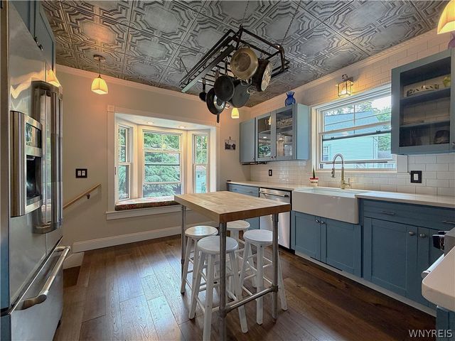26 Pleasant Avenue, Hamburg, NY 14075