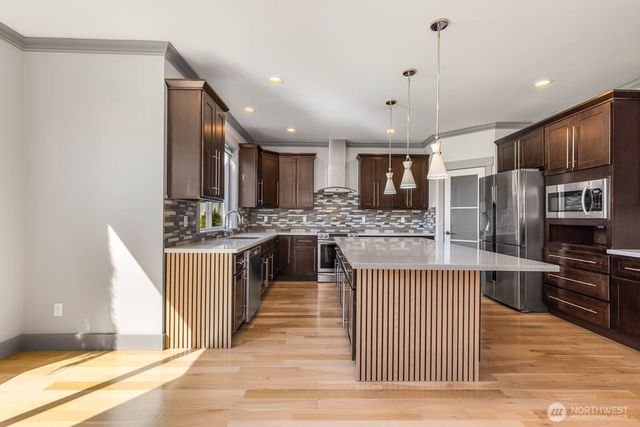 17210 36th Ave E, Tacoma, WA 98446