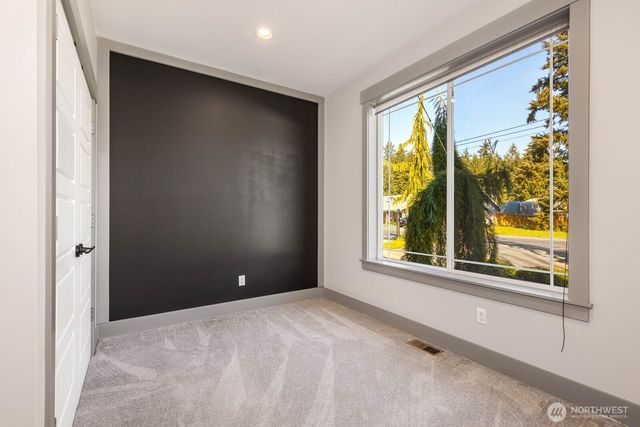 17210 36th Ave E, Tacoma, WA 98446