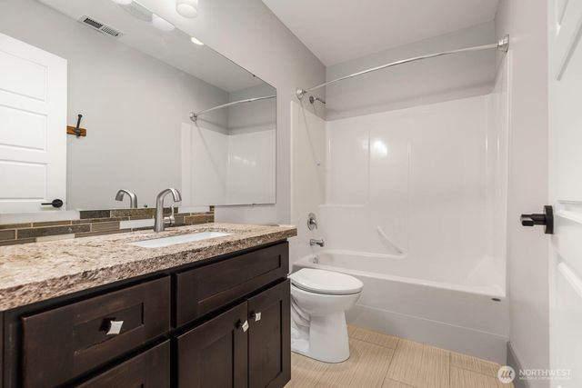 17210 36th Ave E, Tacoma, WA 98446