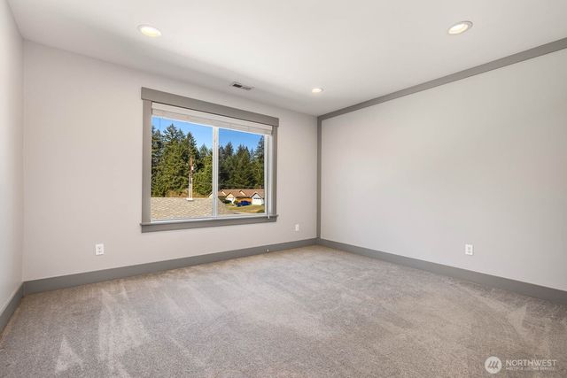 17210 36th Ave E, Tacoma, WA 98446